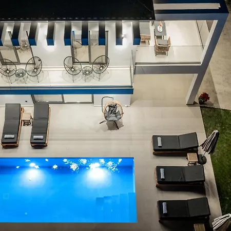 Villa Dreamscape - Elegant With Private Pool By Mana Gers