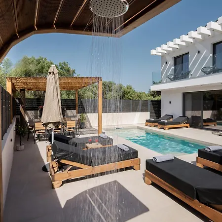 Βίλα Dreamscape - Elegant With Private Pool By Mana Gers
