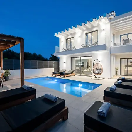 Dreamscape - Elegant With Private Pool By Mana Gers * Plános