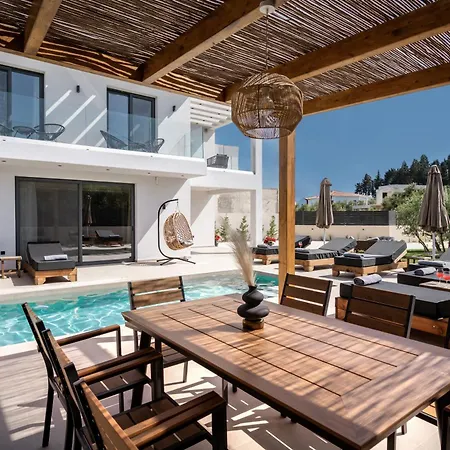 Dreamscape - Elegant With Private Pool By Mana Gers * Πλάνος